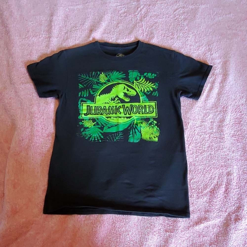 Jurassic World T-shirt - Size Small
